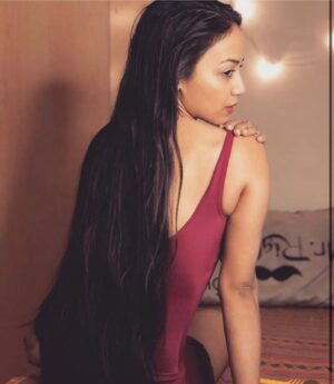 Mishti Basu Instagram - My mood depends  on how good my hair look 😍

#realpallavibasu #longhairgoals