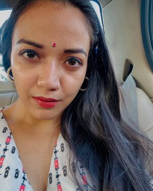 Mishti Basu Instagram - That #sajni look 😛😛

#realpallavibasu #actress #photooftheday #cutefaces