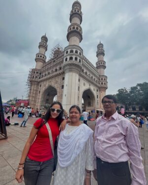 Mishti Basu Instagram - Visit to charminar ♥️😃

Full vlog on my youtube channel 

Link in bio 👆👆

#charminarhyderabad #realpallavibasu #hyderabad #hyderabad_diaries #travelphotography #travelblogger