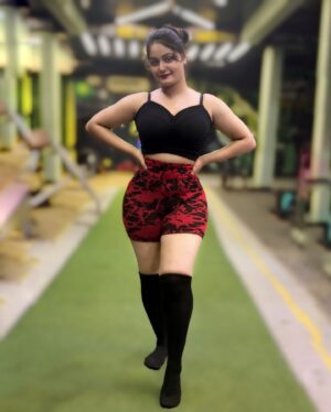 Miss Pinky Instagram - 🏋️‍♀️

:
#reelitfeelit #explorepage✨ #fypシ #fitnessmotivation