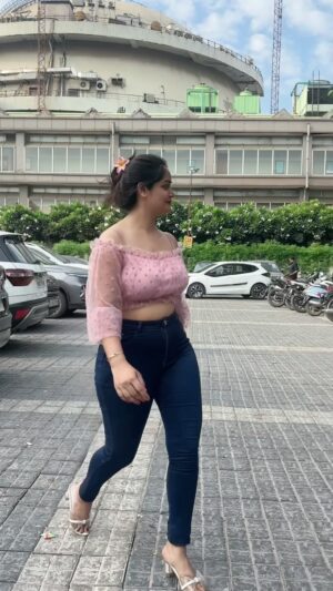 Miss Pinky Instagram - Walk🩷

:
#reelitfeelit #explorepage✨ #fyp