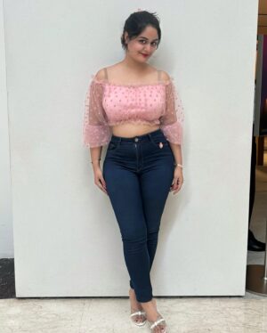 Miss Pinky Instagram - Aesthe🩷✨

:
#reelitfeelit #explorepage✨ #fitnessmotivation