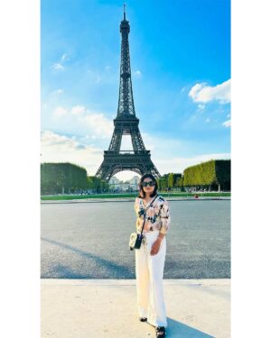 Mithali Raj Instagram - Paris, the city of love, holds my heart. 🥰 

A perfect day immersed in the rich culture and heritage, followed by a magnificent Opera tour and a delectable meal at the charming Café de la Paix. 🎭🍽️🇫🇷

#paris #france #travel #culture #food #opera #heritage #travelphotography #eiffeltower