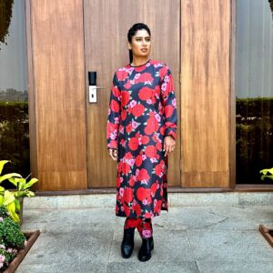 Mithali Raj Instagram - Blooming with style in this floral ensemble. 🌸🌺

Outfit and shoes - @rawmango @zara
Styled and Managed by - @ashimash

#Style #Fashion #OOTD