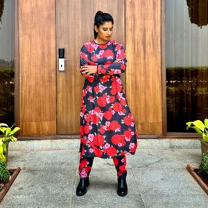 Mithali Raj Instagram - Blooming with style in this floral ensemble. 🌸🌺

Outfit and shoes - @rawmango @zara
Styled and Managed by - @ashimash

#Style #Fashion #OOTD