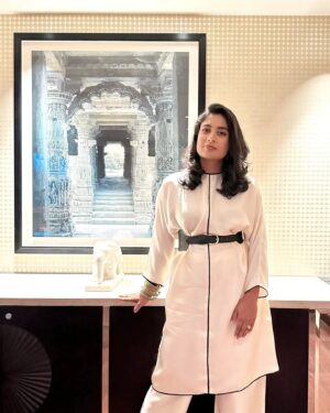 Mithali Raj Instagram - A dose of the summer sun to top this lovely breezy outfit from @raw_mango

Styling - @ashimash 
Shoes - @zara
Accessories - @thelabellife @tribebyamrapali 

#fashion #style #outfits #summer #summeroutfit