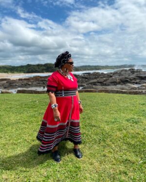 Mmabatho Montsho Instagram - Happy birthday Mommy-Lo-Ma 🎈🎈🎈 may God grant you all your desires in your new year ♥️ 🎂🎉♥️🎂🎉