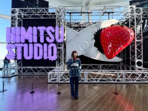Moka Kamishiraishi Instagram - スピッツ初の大規模展示会
「SPITZ,NOW！～ロック大陸の物語展～」に遊びに行ってきました。それはそれは素晴らしい空間で….
右を向いても左を向いてもしあわせでした。
言いたいことがいっぱいあるけれど、みなさんに行って目で耳で確かめてほしいのでここまでにしておきます！
みなさんも満たされに、六本木へ足を運んでくださいね！
1/15までです🌕

テンション上がって、帰り道は「ジュテーム?」「不死身のビーナス」「猫になりたい」聴いて帰りました

※撮影許可はいただいております。

#SPITZNOW