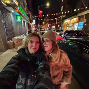 Molly Ringwald Instagram - These days I'm all about connection. Old friends, new friends. These days we need each other more than ever and I'm here for it. Hit me up. #friends #holidays