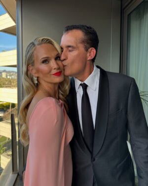 Molly Sims Instagram - Mom and Dad take the Globes 💋