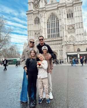 Molly Sims Instagram - As 2025 begins, I find myself overwhelmed with gratitude, reflecting on the journey that has brought me to this moment. My family has been my unwavering anchor, offering a love and support that has carried me through even the toughest days. And my community—an incredible circle of encouragement and inspiration—has lifted me up at every turn, reminding me that no dream is too big when surrounded by the right people.

Building @ysebeauty has been more than just a business; it’s been a labor of love, passion, and purpose. It’s a living testament to the belief that with perseverance, we can create something meaningful that echoes far beyond ourselves. The path hasn’t been easy (okay it mostly hasn’t been easy 😂) There have been moments when anxiety threatened to overshadow everything, with so many seeds of doubt and fear. But through it all, I’ve learned to face those fears head-on, to breathe through the uncertainty, and to trust the journey. (And to maybe have a Paloma every now and then 😜) And building @lipstickontherim with @emesegormley EVEN MORE than I ever thought possible, at a new home, has been beyond enriching. To get to create a community with my best friend is all I could’ve ever asked for. 

I carry deep gratitude for the lessons of the past, but I’m not looking back. I step into 2025 with renewed clarity, strength, and hope, ready to embrace all that lies ahead. Here’s to a year of growth, resilience, and celebrating everything we’ve built together. Here’s to 2025—may it be a year of even greater possibility.p