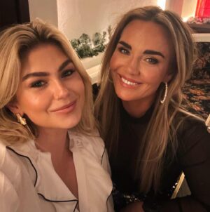 Monique Westenberg Instagram - RIJKDOM ❤️ Een mooier kado kon je mij niet geven voor mijn verjaardag #familie