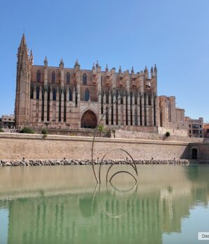 Monserrat Torrent Instagram - ☀️Esta tarde de Sábado en @sabingochv desde la Isla de Mallorca 🏖️ Playa, aguas turquesa, naturaleza mágica, arquitectura histórica, rica comida, ambiente de relajo, aventuras y mucho más!!! Los esperamos 😀

#europe #trip #vacaciones #summer #viajes #instadaily #instalike