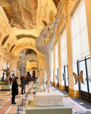 Monserrat Torrent Instagram - 🇫🇷Alguien reconoce estos lugares? 👀 Sólo les digo que no pude encontrar a Gabriel 😄.

Resumen de mi más reciente viajecito a París. 
En 2024 visité 3 veces esta hermosa ciudad, la última fue con mi madre ❤️ una experiencia demasiado especial que quedará para siempre en mi corazón.

👉🏻 Si van a París y quieren hacer un buen tour por la ciudad y conocer locaciones de series y películas, escríbanle a @viveparisvoila 💫

#paris #europe #instalike #instadaily #trip #vacationmode