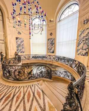 Monserrat Torrent Instagram - 🇫🇷Alguien reconoce estos lugares? 👀 Sólo les digo que no pude encontrar a Gabriel 😄.

Resumen de mi más reciente viajecito a París. 
En 2024 visité 3 veces esta hermosa ciudad, la última fue con mi madre ❤️ una experiencia demasiado especial que quedará para siempre en mi corazón.

👉🏻 Si van a París y quieren hacer un buen tour por la ciudad y conocer locaciones de series y películas, escríbanle a @viveparisvoila 💫

#paris #europe #instalike #instadaily #trip #vacationmode