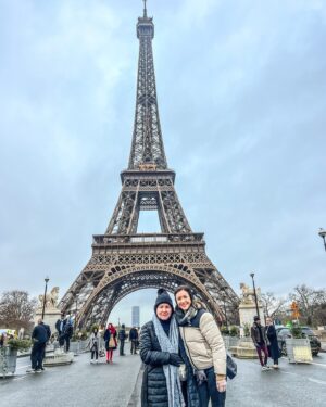 Monserrat Torrent Instagram - 🇫🇷Alguien reconoce estos lugares? 👀 Sólo les digo que no pude encontrar a Gabriel 😄.

Resumen de mi más reciente viajecito a París. 
En 2024 visité 3 veces esta hermosa ciudad, la última fue con mi madre ❤️ una experiencia demasiado especial que quedará para siempre en mi corazón.

👉🏻 Si van a París y quieren hacer un buen tour por la ciudad y conocer locaciones de series y películas, escríbanle a @viveparisvoila 💫

#paris #europe #instalike #instadaily #trip #vacationmode