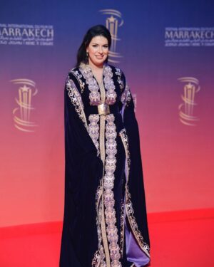 Mounia Lamkimel Instagram - @marrakechfilmfestival 
مع العمر @naamanadil 

حطيت الالبوم لي وصلني كااامل حيث ماعرفتش شنو نختار🫣 شكرا بزاااااف @tendancevision 
بغيت نقول شكرا لادارة المهرجان على حفاوة الاستقبال شكراً للاعلام المغربي على التتبع والمساندة 🇲🇦♥️
شكرا العزيزة الغالية @zor.creations  على اللبسة الهماوية لي تمتعت وانا لابساها ورغم الظروف الصحية والانشغالات إلا انك كنتي متمكنة من حرفتك ولبستيني أنا وعادل على أكمل وجه
شكرا من القلب اخويا وصديقي المتميز @halim_barakat_official لي ماكنتيق إلا فيه ولي شرف على الماكياج والشعر فوقت خرااافي وعطى نتيجة حبييييييتها😌♥️