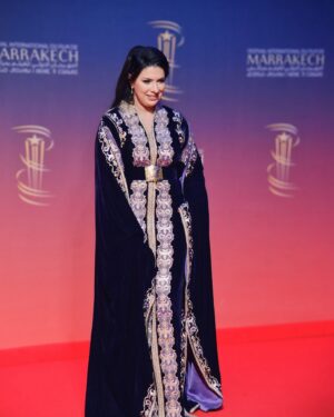 Mounia Lamkimel Instagram - @marrakechfilmfestival 
مع العمر @naamanadil 

حطيت الالبوم لي وصلني كااامل حيث ماعرفتش شنو نختار🫣 شكرا بزاااااف @tendancevision 
بغيت نقول شكرا لادارة المهرجان على حفاوة الاستقبال شكراً للاعلام المغربي على التتبع والمساندة 🇲🇦♥️
شكرا العزيزة الغالية @zor.creations  على اللبسة الهماوية لي تمتعت وانا لابساها ورغم الظروف الصحية والانشغالات إلا انك كنتي متمكنة من حرفتك ولبستيني أنا وعادل على أكمل وجه
شكرا من القلب اخويا وصديقي المتميز @halim_barakat_official لي ماكنتيق إلا فيه ولي شرف على الماكياج والشعر فوقت خرااافي وعطى نتيجة حبييييييتها😌♥️