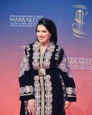 Mounia Lamkimel Instagram - @marrakechfilmfestival 
مع العمر @naamanadil 

حطيت الالبوم لي وصلني كااامل حيث ماعرفتش شنو نختار🫣 شكرا بزاااااف @tendancevision 
بغيت نقول شكرا لادارة المهرجان على حفاوة الاستقبال شكراً للاعلام المغربي على التتبع والمساندة 🇲🇦♥️
شكرا العزيزة الغالية @zor.creations  على اللبسة الهماوية لي تمتعت وانا لابساها ورغم الظروف الصحية والانشغالات إلا انك كنتي متمكنة من حرفتك ولبستيني أنا وعادل على أكمل وجه
شكرا من القلب اخويا وصديقي المتميز @halim_barakat_official لي ماكنتيق إلا فيه ولي شرف على الماكياج والشعر فوقت خرااافي وعطى نتيجة حبييييييتها😌♥️