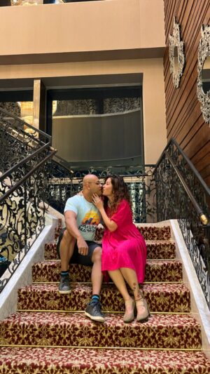 Mrinal Deshraj Instagram - ANYWHERE WITH YOU IS A GREAT PLACE FOR ME ❤️
:
Lunch date ❤️
:
#st.regis #poweroflunchdate #lunchdate #food #drinks #goodmusic #perfectview #beautifullife #beautifulday #love #husband #blessed #fortunate #mreedaazle #mreenaldeshraj ❤️