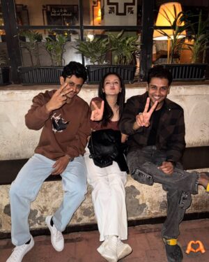 Mrinal Navell Instagram - Entering 2025 with my Bidu Log 🫶🏻
A very Happie New Year y’all 🤍
Smiles and shines for everyone ✨
#newyear
.
.
.
.
.

.

#instagood #love #insta #mrinalnavell #friends #newyear #fyp #ootd #photooftheday 
(Instant , love, fyp, ootd , , artist, trending,new year, holidays)