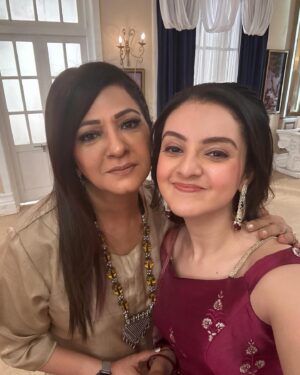 Mrinal Navell Instagram - A beautiful end to another amazing journey. 
No words can describe how enchanting my time here has been. 
Its already overwhelming to think of not going to The Luthra Mansion everday which did become our second home. 
I would like to thank @balajitelefilmslimited @ektarkapoor for this life changing opportunity. 🤍
Truly grateful to be a part of such a great legacy🤍
The captain of our ship, @sahil.sharma540 sir and the entire direction team, it was undoubtedly a great learning to work under your guidance and direction. Kavya Beta is going to miss all the fun. 🤍
My lovely co-actors, you all know how much I adore all the love, respect, guidance and of course the pampering I’ve got from you guys. Will miss you all. 🤍
Our creative team, the entire crew, our backbone, hats off to you. Love🤍
And last but not the least, my beloved fam jam, thank you for showering so much love and blessings on Kavya Luthra. Trust me it was a pleasure being her. 🎀
Chalo bhyi, ijazat do abhi ke liye, mamla senti ho raha hai. ❤️
#kundalibhagya 
@zeetv 
#kavyaluthra 
#love