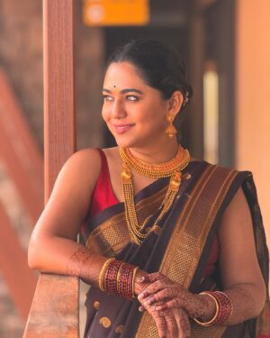 Mrunmayee Deshpande Instagram - ❤️
Pc - @nishantdeshpande11 
.
.
.
.

#wedding #family #love