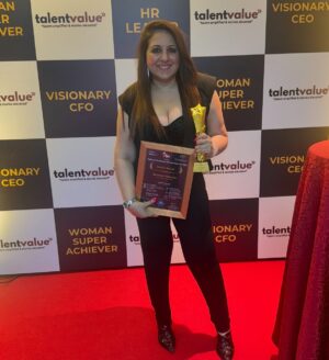 Munisha Khatwani Instagram - Thank you so much National Economic Growth Summit Awards for the honour .. Best Tarot Card Reader 2024 🩷🥰 thank you always @teamgolecha @golechaprashant 🩷🙏 special thanks @faizan.bollywood