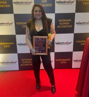 Munisha Khatwani Instagram - Thank you so much National Economic Growth Summit Awards for the honour .. Best Tarot Card Reader 2024 🩷🥰 thank you always @teamgolecha @golechaprashant 🩷🙏 special thanks @faizan.bollywood