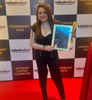 Munisha Khatwani Instagram - Thank you so much National Economic Growth Summit Awards for the honour .. Best Tarot Card Reader 2024 🩷🥰 thank you always @teamgolecha @golechaprashant 🩷🙏 special thanks @faizan.bollywood