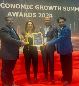 Munisha Khatwani Instagram - Thank you so much National Economic Growth Summit Awards for the honour .. Best Tarot Card Reader 2024 🩷🥰 thank you always @teamgolecha @golechaprashant 🩷🙏 special thanks @faizan.bollywood