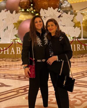 Munisha Khatwani Instagram - Happy bday to the best mum in the world .. m so privileged to have a wonderful mum like you .. hope you are enjoying Abu Dhabi and Dubai .. stay blessed love you tons @khatwanishirley @nikki_kuck @sohalk 🩷🩷