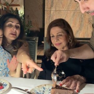 Munisha Khatwani Instagram - Happy bday to the best mum in the world .. m so privileged to have a wonderful mum like you .. hope you are enjoying Abu Dhabi and Dubai .. stay blessed love you tons @khatwanishirley @nikki_kuck @sohalk 🩷🩷