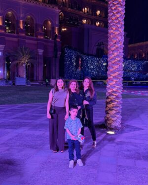 Munisha Khatwani Instagram - Happy bday to the best mum in the world .. m so privileged to have a wonderful mum like you .. hope you are enjoying Abu Dhabi and Dubai .. stay blessed love you tons @khatwanishirley @nikki_kuck @sohalk 🩷🩷
