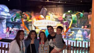 Munisha Khatwani Instagram - I’m happy to report my inner child is still ageless 😜 had a great time at the @wbworldyasisland .. @sohalk @nikki_kuck @khatwanishirley