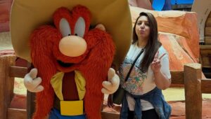 Munisha Khatwani Instagram - I’m happy to report my inner child is still ageless 😜 had a great time at the @wbworldyasisland .. @sohalk @nikki_kuck @khatwanishirley