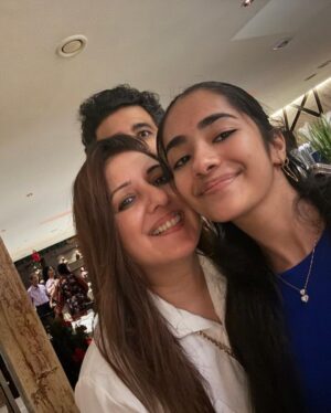 Munisha Khatwani Instagram - Thank you for an amazing time and great memories Cameroon 🇨🇲… @sameernthakur.. 🩷
