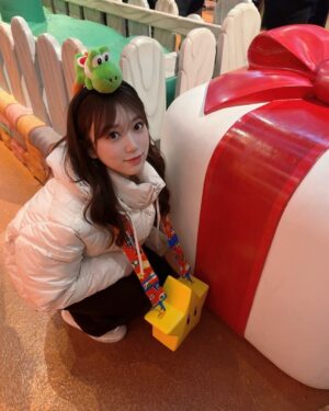 Nako Yabuki Instagram - 2025🐍

今年は色んなことに挑戦しながら、楽しく笑顔で健康に過ごせたらと思います☺️

年越しはUSJで過ごしました！
初ニンテンドーワールド楽しすぎたし、キノピオが可愛すぎて心打たれました🥺💘

みなさんが笑顔でいっぱいの1年になりますように…！
2025年もよろしくお願いします🎍