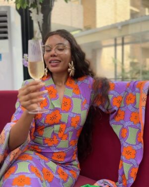 Nancy Isime Instagram - Last days of 2024 Fam!💜

What are you most grateful for? 

I’m grateful for Life, good health, peace of mind, good friends, great career, amazing staff, amazing clients, good books, Joy!, good food, beautiful trips/breaks, great connections and meaningful conversations! 

2024 has been a year of incredible highs and lows, Lessons and Blessings, Wins and Losses, but in all a Great Year!!! 
Majority of the items on my vision board ticked!!😍

Thank you 2024🙏🏼 

👗: @sgtcclothing 
💇‍♀️: @mizwanneka 
📍: @euphoria_bysujimoto
