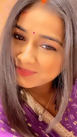 Nancy Roy Instagram - Pal me hasayee 
Aur pal me rulaye….zindagani….
kase pahale hai ye 
Kaise pahale zindgani….♥️