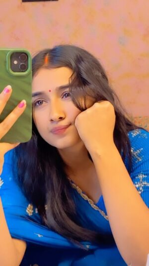 Nancy Roy Instagram - Dabe Dabe pav se 
AAye hawle hawle zindagi……❤️