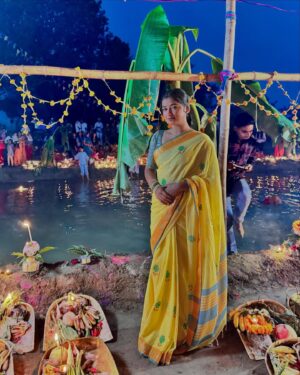 Nancy Roy Instagram - छठ पूजा की हार्दिक शुभकामनाएँ ।🥥🌾

#home♥️ #festivevibes #instagrampost