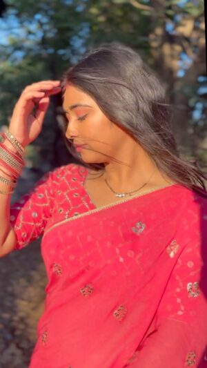Nancy Roy Instagram - गुलाबी साड़ी💕…..