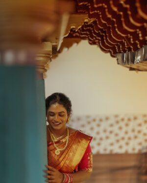 Nandhini Madesh Instagram - 📸 @weddingsbygodsongnanaraj 
Dude Vicky's Outfit @adore_inspire_me 
Nandhini's Blouse @aarshii_london 
Nandhini's Hairdo and Saree drape @_pearlartistry_ 

#dudevicky #ivalnandhini #weddings