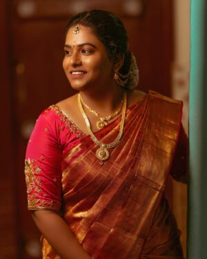 Nandhini Madesh Instagram - 📸 @weddingsbygodsongnanaraj 
Dude Vicky's Outfit @adore_inspire_me 
Nandhini's Blouse @aarshii_london 
Nandhini's Hairdo and Saree drape @_pearlartistry_ 

#dudevicky #ivalnandhini #weddings