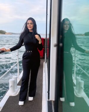 Nariman Al Saboury Instagram - Collection of current vibes 🌊⚓️