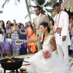 Natalia Reyes Instagram - 15 AÑOS, QUINCE AÑOS! Desde que nos conocimos aquí en Cartagena han pasado 5.478 días de caminar juntos, de crecer, de aprender, de luchar, de viajar.. una hija, muchas mascotas, aventuras, sueños y negocios después.. ACÁ SEGUIMOS y eso es digno de celebrar. 
@juanpssv eres el ser más fascinante que conozco, creativo, trabajador, divertido, sensible, consciente, TE AMO INFINITO ♾️
#VivaLaVida 

•

15 YEARS, FIFTEEN YEARS! Since we met here in Cartagena, 5,478 days have passed of walking together, of growing, of learning, of fighting, of traveling... a daughter, many pets, adventures, dreams and businesses later... WE ARE STILL HERE and that is worth celebrating. 
@juanpssv you are the most fascinating person I know, creative, hard-working, fun, sensitive, conscious, I LOVE YOU INFINITELY ♾️