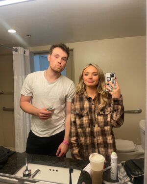 Natalie Alyn Lind Instagram - more from wondercon !! 
last slide is me realizing i didn’t take the only direction i was given :)