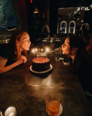 Natalie Peterson Instagram - Thank you everyone for all of the birthday wishes yesterday I felt so loved ❤️🤍 Excited to see what 27 has in store! 

#birthday #grateful #christmas #celebration #nyc #newyork