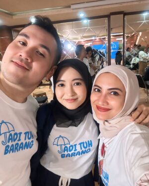 Natalie Sarah Instagram - Bismillah .. Coming Soon, Film " Jadituh Barang " @jtbfilm_  @ekomik.pictures 🫶🏻